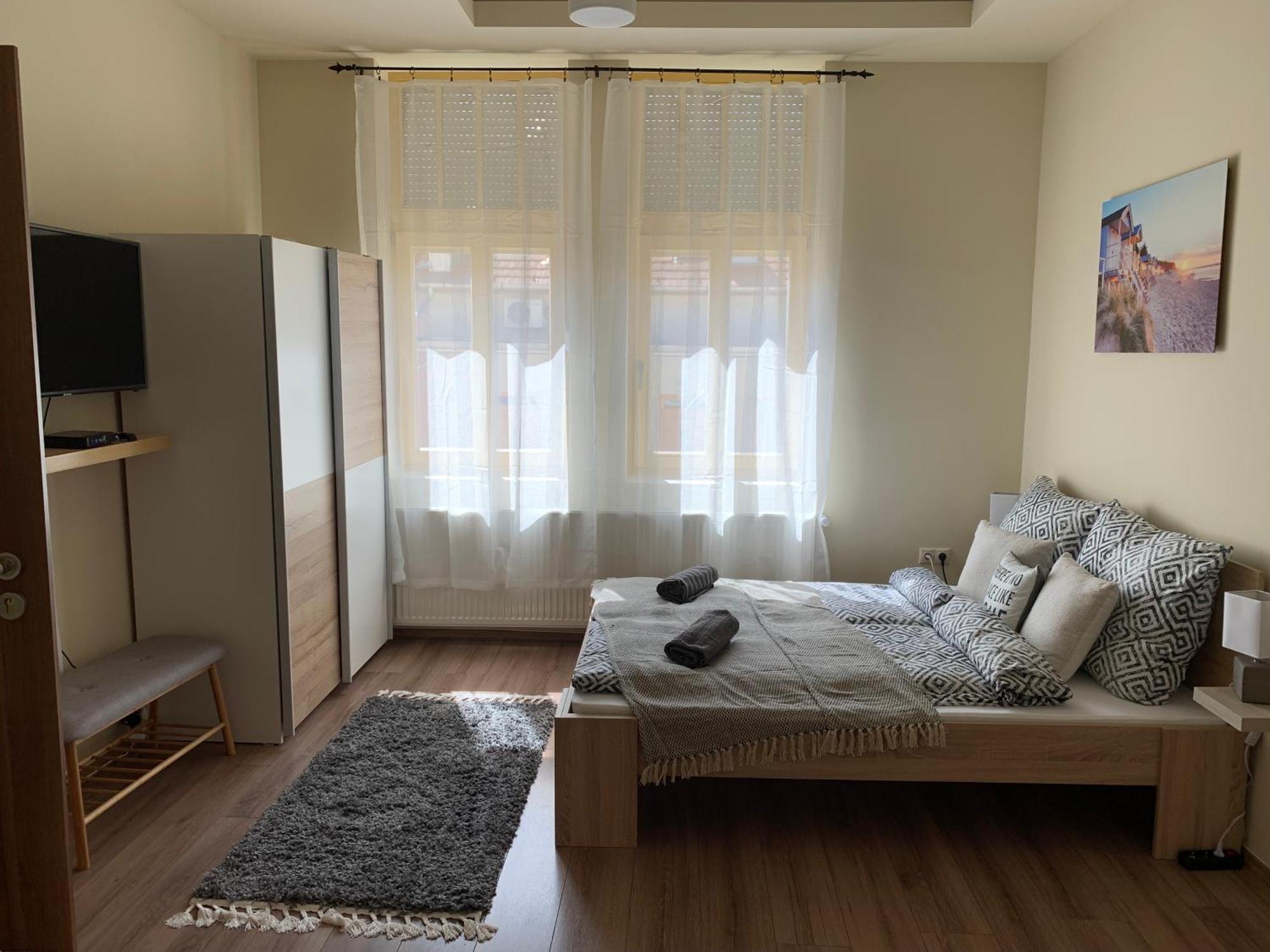 Mayer Vendeghaz Miskolc Buitenkant foto